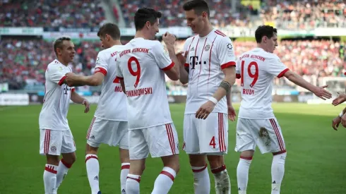 Los jugadores de Bayern Munich todos unidos.