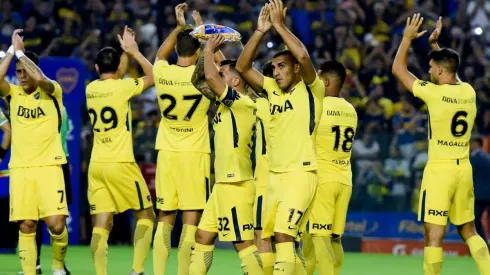 Foto de los jugadores de Boca saludando en la Bombonera.