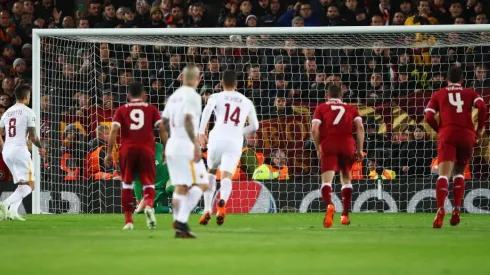 AL ÁNGULO, DIEGO. Perotti la clavó en el fondo de la red.