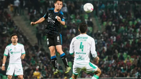 Luis Gil (centro) no pudo adaptarse a Querétaro (Foto: Mexsport)