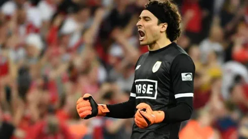 Con Memo Ochoa de titular, Standard Lieja aplasta al Genk 5-0