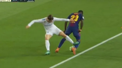 Gareth Bale y una entrada inexplicable sobre Samuel Umtiti.