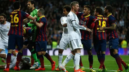 Foto de Neymar enfrentando al Real Madrid con Barcelona.