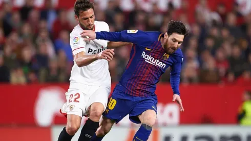 Foto del Mudo Vázquez enfrentando a Messi.