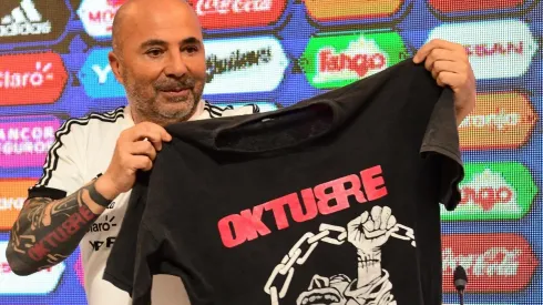 Una remera de Los Redondos podría ser la cábala de Sampaoli para el Mundial