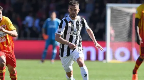 Miralem Pjanic con la camiseta de Juventus.