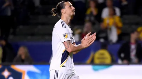 APLAUDAN. Zlatan es crack adentro y afuera de la cancha.