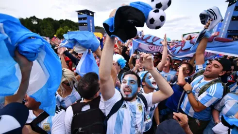ARGENTINOS EN RUSIA. La locura de los hinchas en Moscú a días de debutar en el Mundial (Foto: Getty).