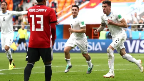 Los jugadores de Uruguay celebrando el gol ante Egipto.