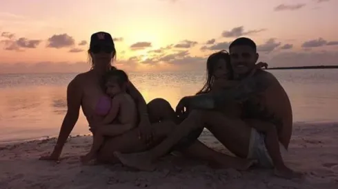 Mauro y Wanda con sus hijos