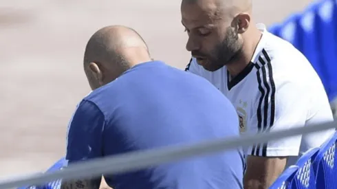 Mascherano subió una foto con Sampaoli y pidió apoyo para la final vs Nigeria