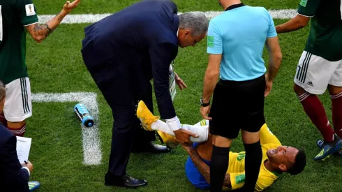 Tite y Neymar en el duelo ante la Selección de México.
