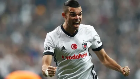 Pepe con la camiseta de Besiktas.