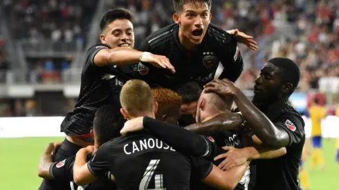 El primer tanto de Rooney en la MLS fue un golazo.