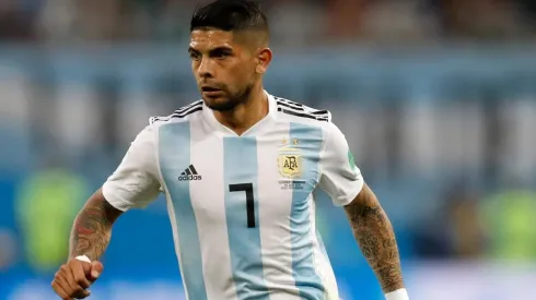 El Barcelona estaría considerando contratar a Éver Banega