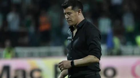 Almirón tiró una bomba antes de subirse al avión a Argentina: "Buscan beneficiar a Millonarios", dijo.