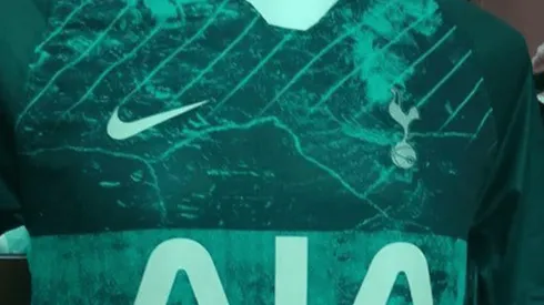 ¿ES UN MAPA? La casaca del Tottenham da que hablar.