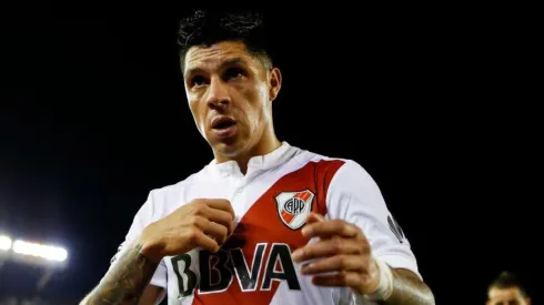 Enzo Pérez con la camiseta de River Plate.
