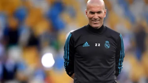 Zinedine Zidane quiere volver al ruedo y lo seduce Manchester United