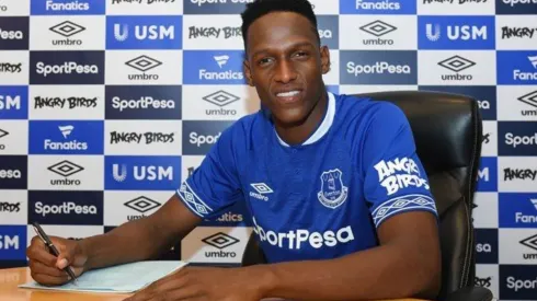 Yerry Mina espera ansioso su debut en Everton, que se estima recién para septiembre.