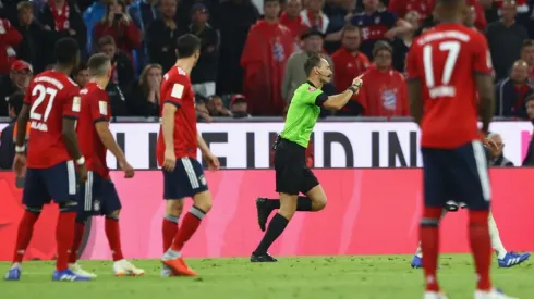 PARA EL BAYERN. El árbitro y el VAR tuvieron una clara incidencia en el partido (Foto: Getty).