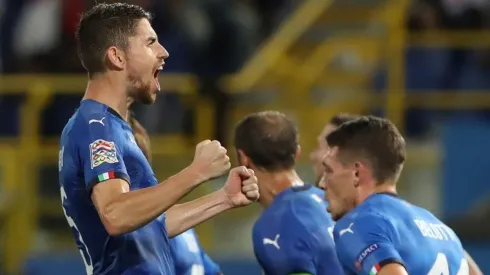 Italia celebra el tanto del empate en Bolonia.