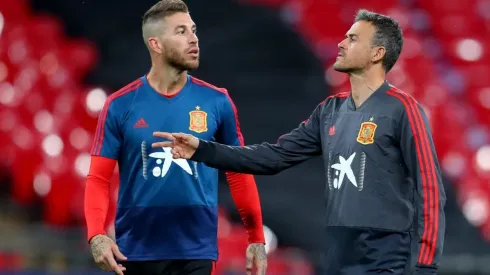 JUNTOS. Sergio Ramos y Luis Enrique en la previa del choque ante Inglaterra con España (Foto: Getty).