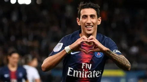 CORAZÓN DE FIDEO. Ángel Di María celebra su gol ante la cámara.