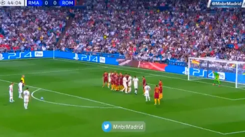 Foto de Isco por tirar el tiro libre.