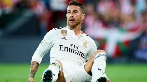 SIN REACCIÓN. Sergio Ramos en el suelo ante una nueva derrota del Real Madrid (Foto: Getty).