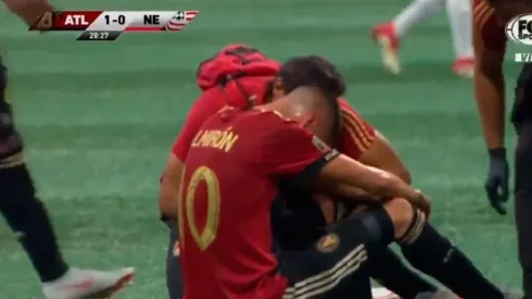 Almirón, lesionado, salió del campo con lágrimas en los ojos.