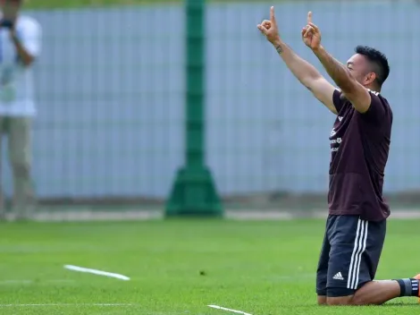 Marco Fabián, en Modo Dios, metió doble túnel en el entrenamiento de México