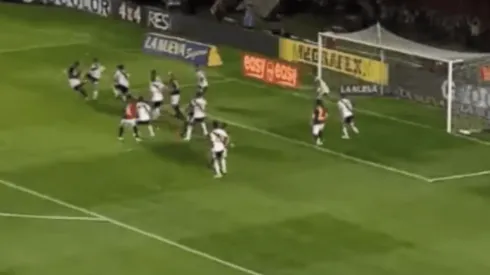 Mil rebotes, nadie de River despejó y Colón encontró un gol de la nada