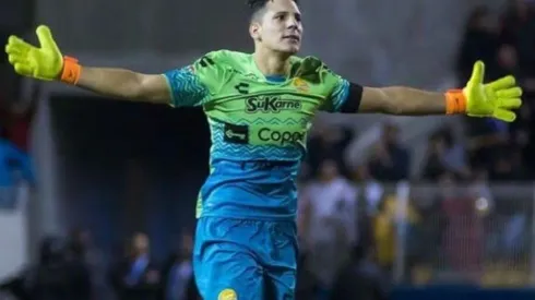 ¡Y un día cobraron seis segundos! A Servio, el arquero de los Dorados de Maradona