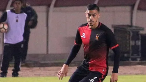 El familiar de la Pulga se quejó del estado de las canchas del fútbol inca.