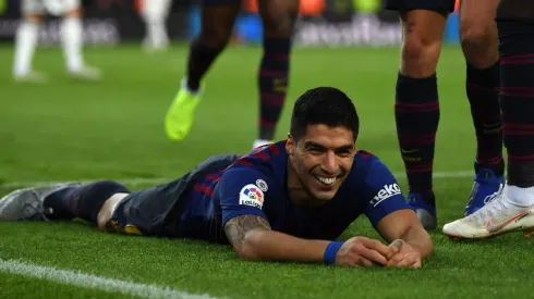 Luis Suárez y un golazo de cabeza