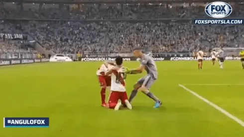 Foto del festejo de Gonzalo Martínez ante Gremio.