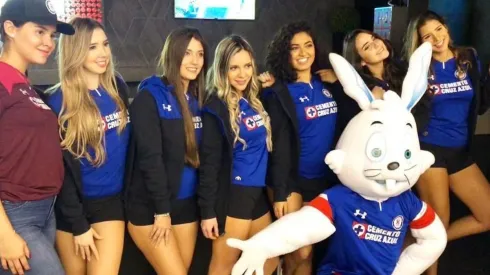 Las mujeres del Cruz Azul, llenas de alegría.