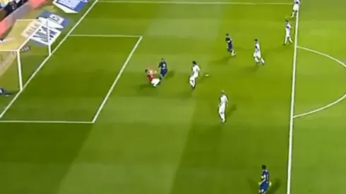 Batalla casi lo rompe a Benedetto y Tevez lo empató para Boca