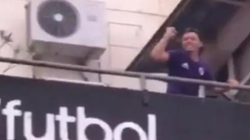 ¡Qué loco que está! Gallardo cantó como un hincha más en El Monumental