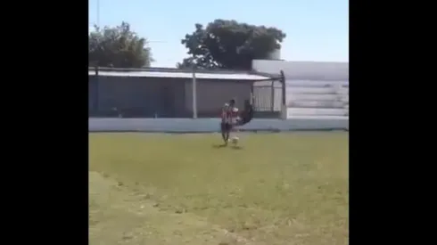 Una patada realmente inexplicable.