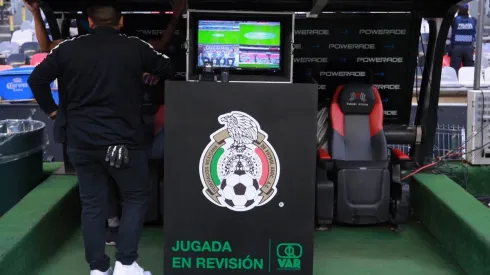 El VAR, otra vez un desastre.