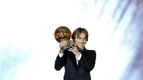 Con el Balón de Oro en mano, Modric se rindió ante Messi y Cristiano