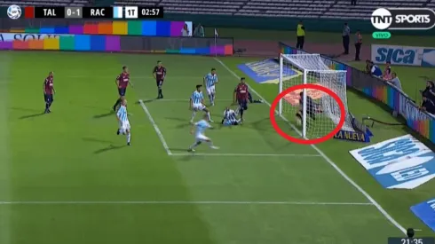 ¿¡Entró o no!? A los dos minutos, Centurión metió el primero para Racing con dudas incluidas