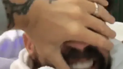 Puras risas en la concentración del América.