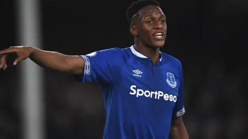 La pesadilla de Yerry Mina en Everton llegó a las tribunas