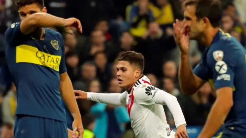 Quintero pasó el 25 con una camiseta ¡azul y amarilla!