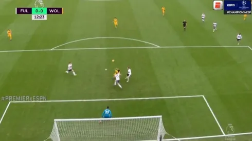 Bendito Raúl Jiménez: casi marca un golazo de chilena con Wolves
