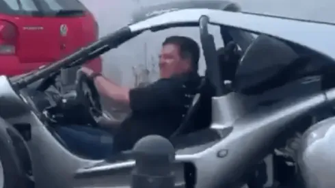 ¡Herrera llegó en su Piojomóvil!