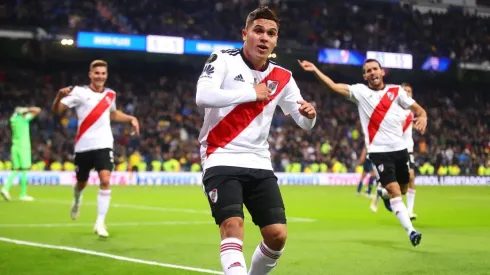 Mientras en River no saben que va a ser de su futuro, Juanfer Quintero se divierte
